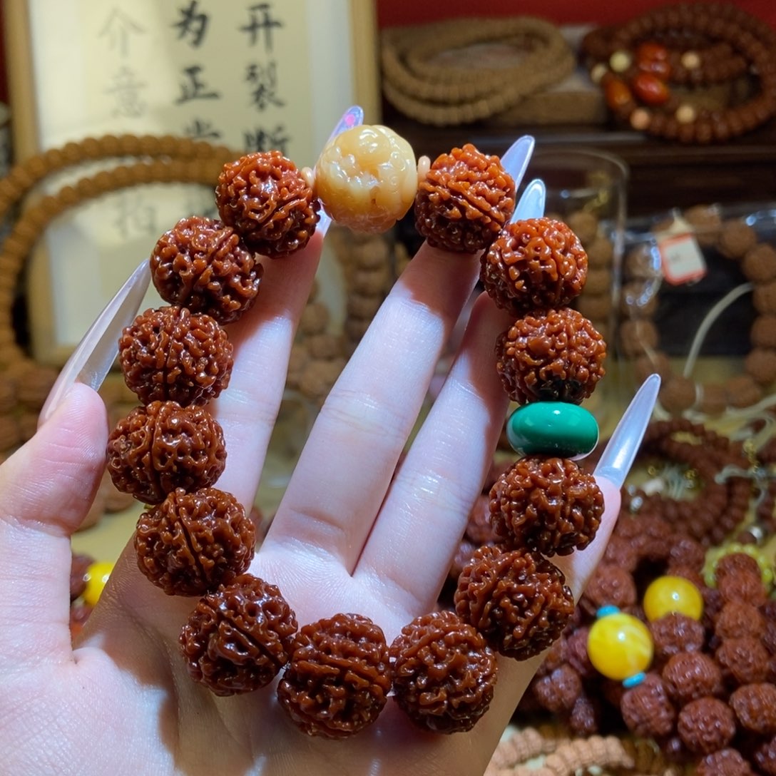 金刚菩提手串196玉化貔貅➕绿色平安扣