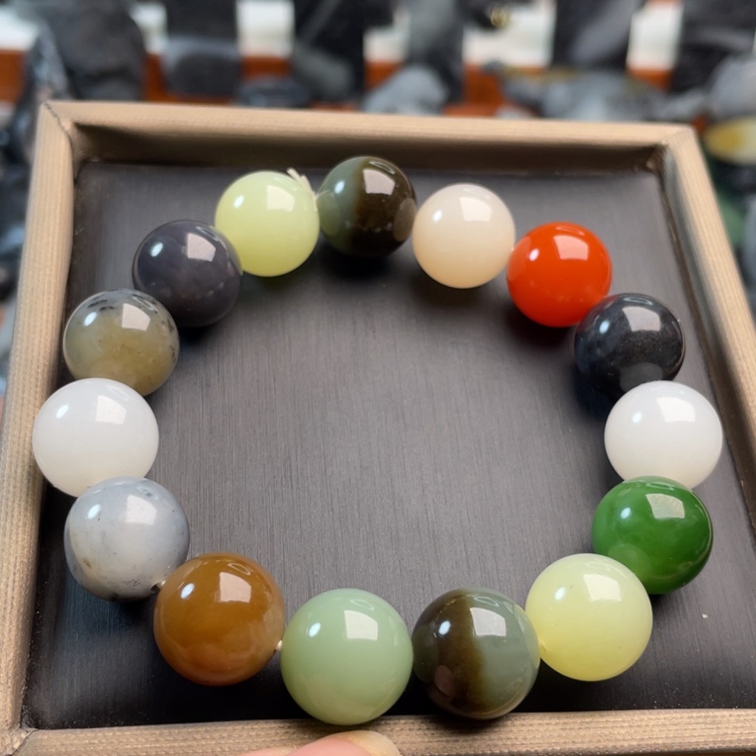 未镶嵌和田玉手链