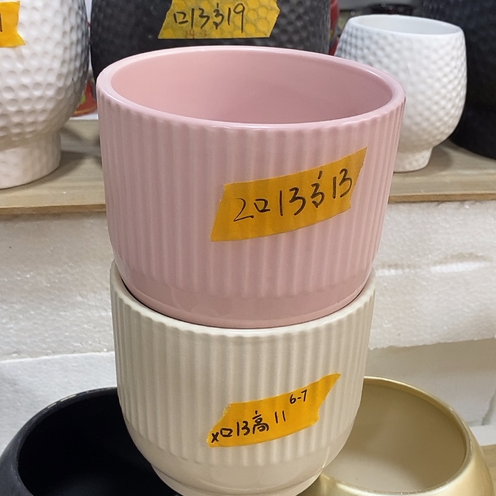 陶瓷花盆有孔 瑕疵介意勿拍 