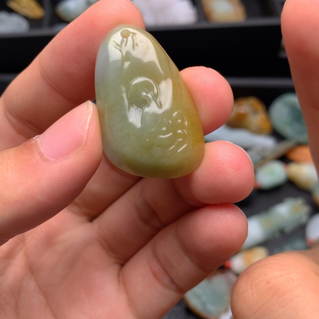 定制翡翠未镶嵌翡翠