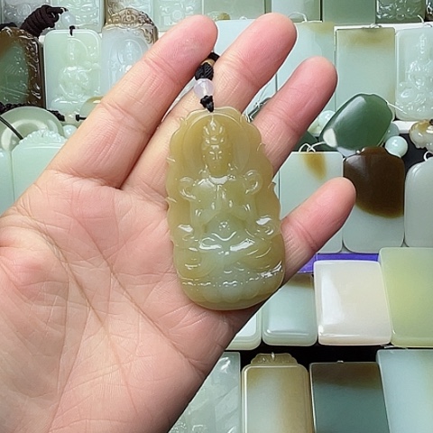 颈饰未镶嵌和田玉