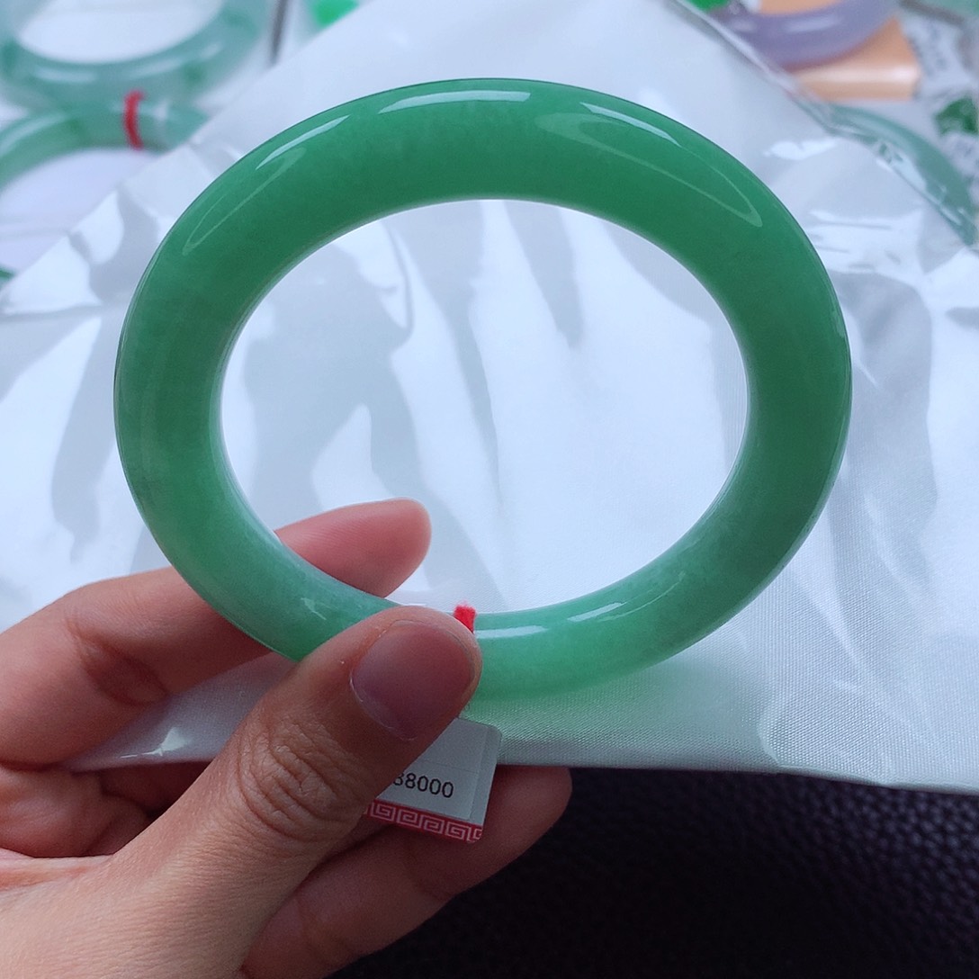 翡翠手镯未镶嵌56甜绿