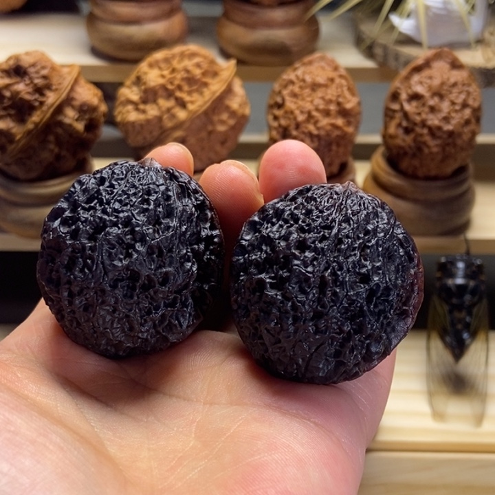 麻***哥文玩核桃吊坠水龙纹铁狮子