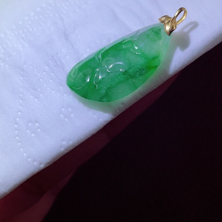 翡翠18K金镶嵌颈饰翡翠