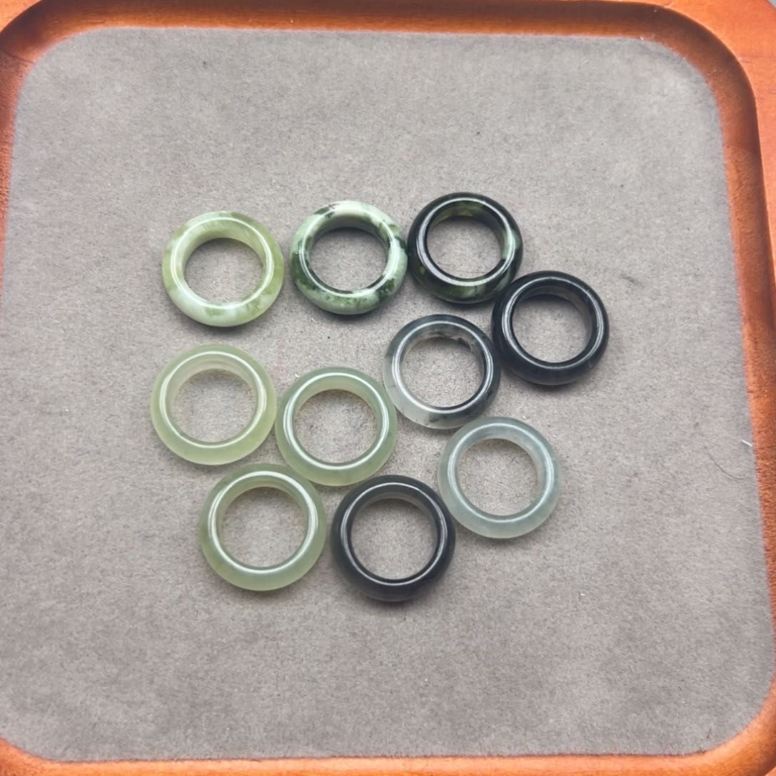 岫玉颈饰未镶嵌发一个