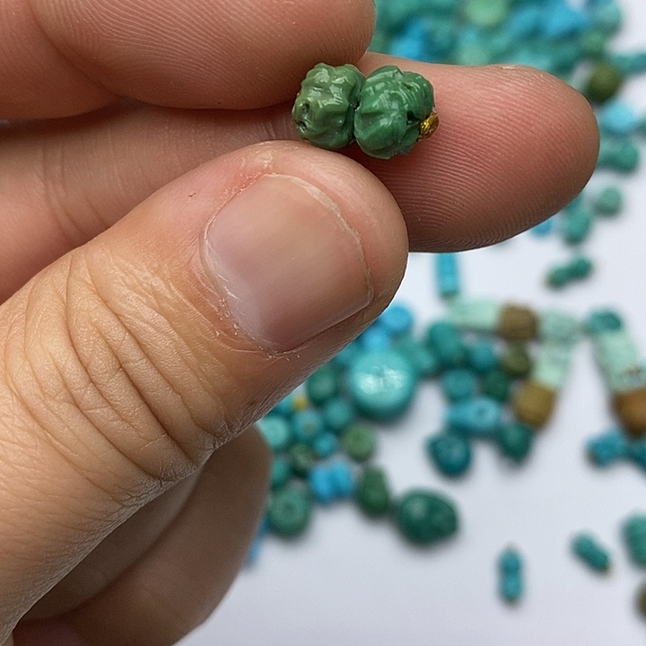 绿松石未镶嵌珠宝奇石