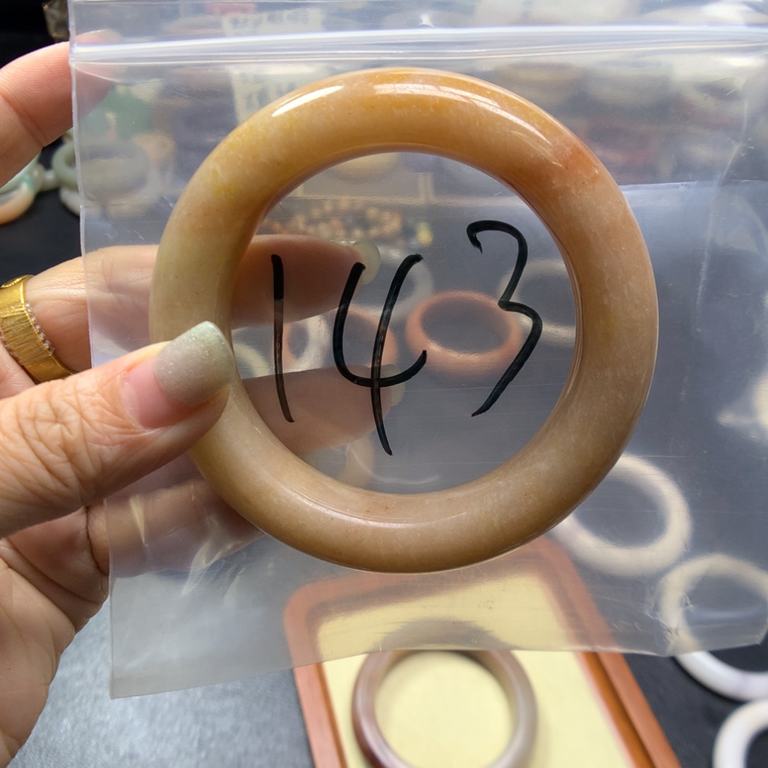 石英质玉手镯未镶嵌柚*?