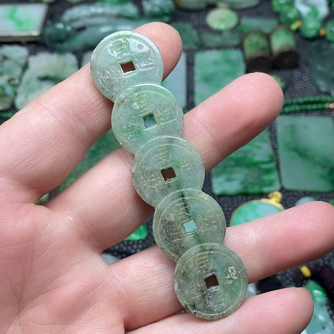 翡翠挂件未镶嵌缅甸天然翡翠五帝钱