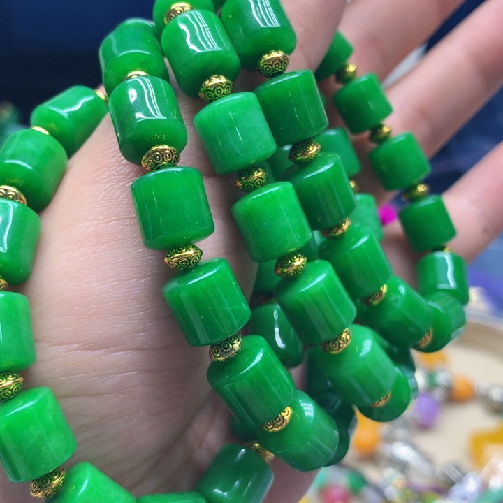 翡翠颈饰未镶嵌吊坠