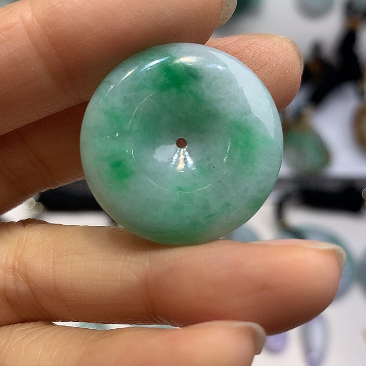 翡翠未镶嵌颈饰11