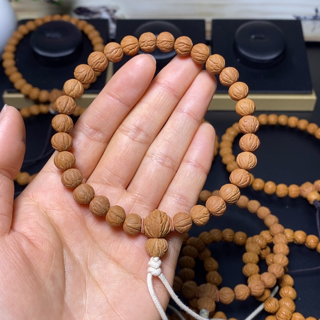 Y***…桃核手串秦岭文玩桃核手持