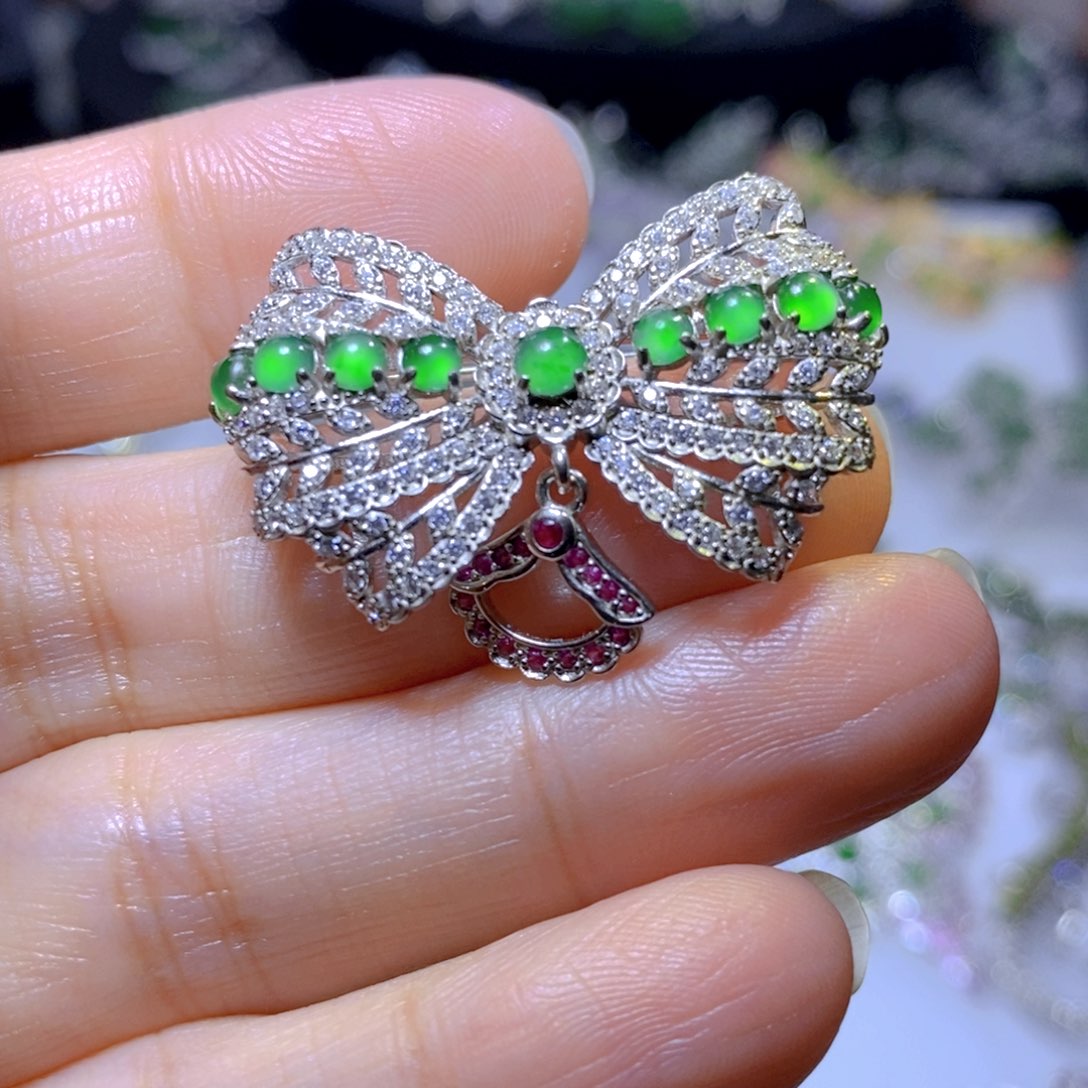 翡翠颈饰银S925镶嵌天然翡翠