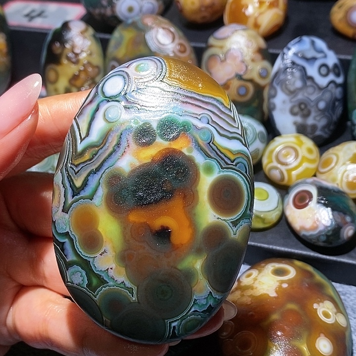 玛瑙/玉髓未镶嵌珠宝奇石