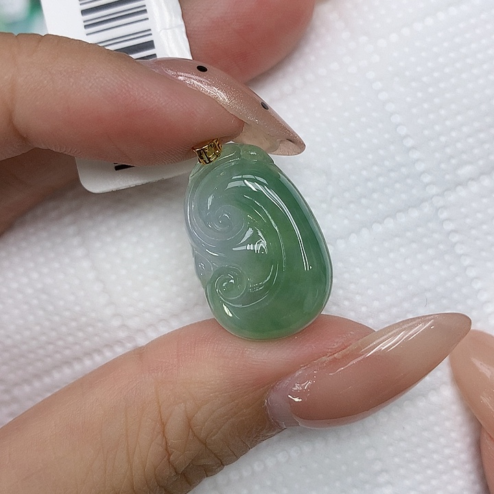 颈饰18K金镶嵌翡翠