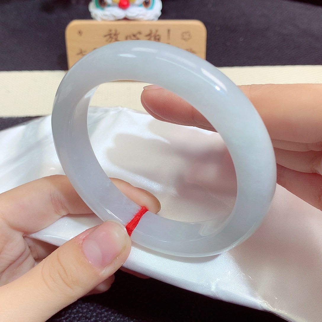 翡翠未镶嵌手镯9009