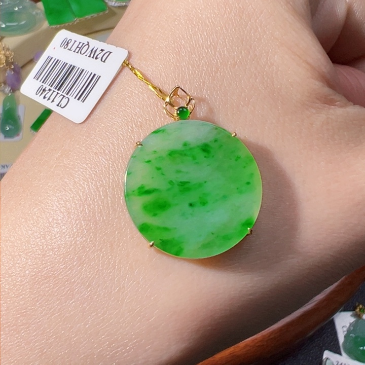 翡翠颈饰18K金镶嵌翡翠