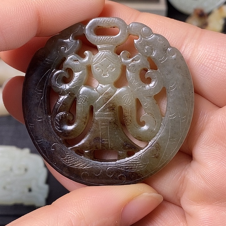 和田玉（糖玉）车挂未镶嵌坤*