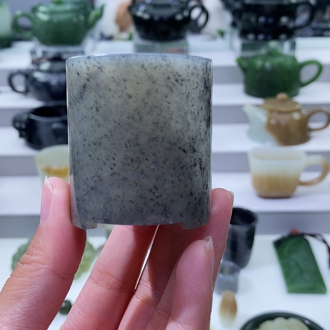 和田玉未镶嵌挂件杯子