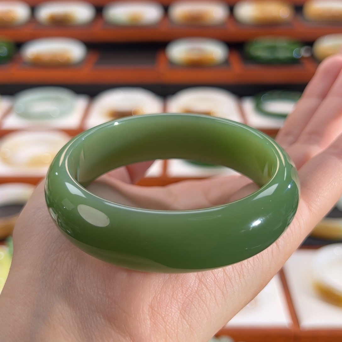 和田玉（碧玉）手镯未镶嵌