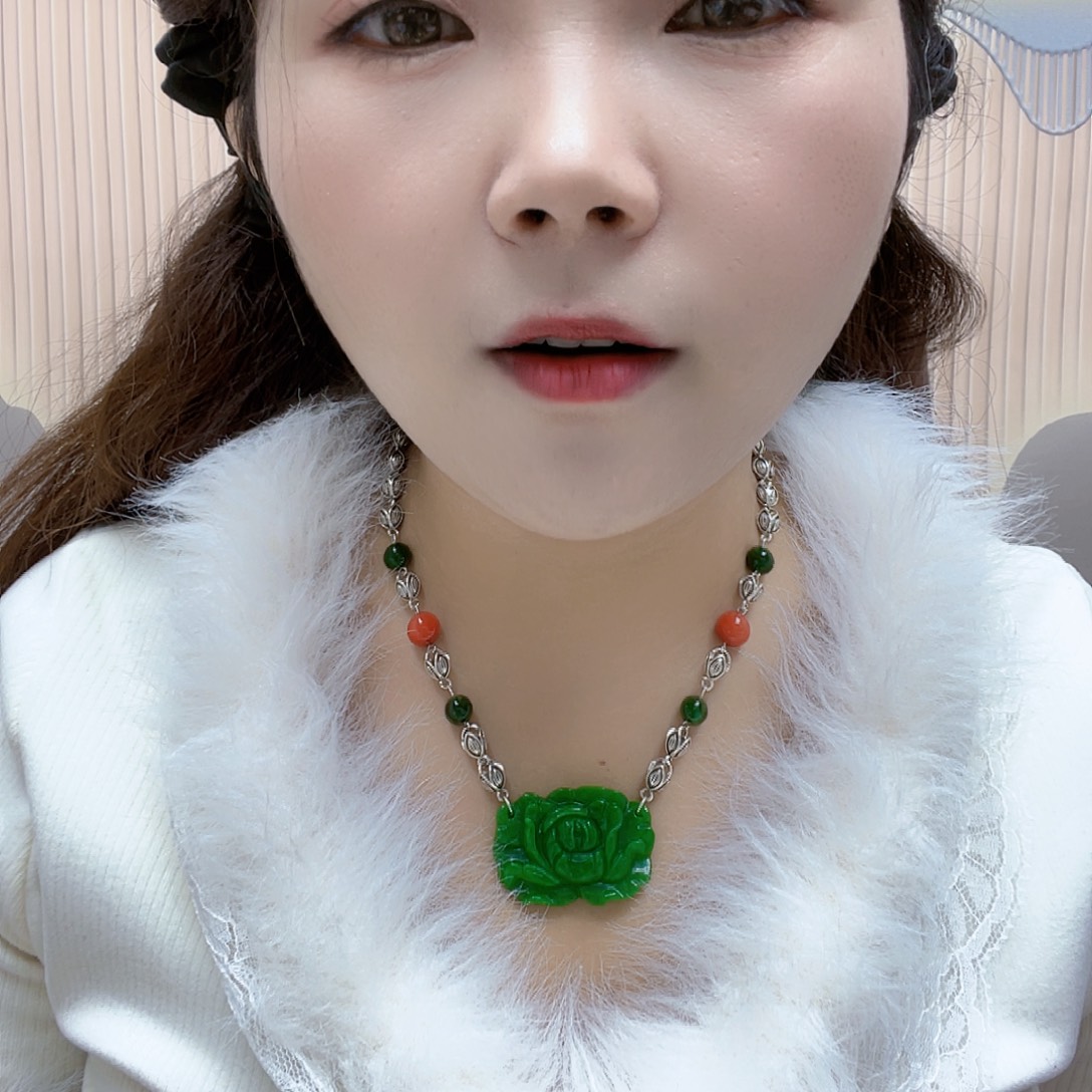 翡翠未镶嵌颈饰项链