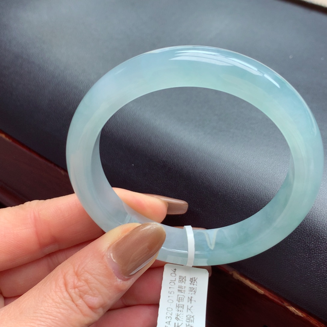 翡翠手镯未镶嵌缅甸翡翠手镯