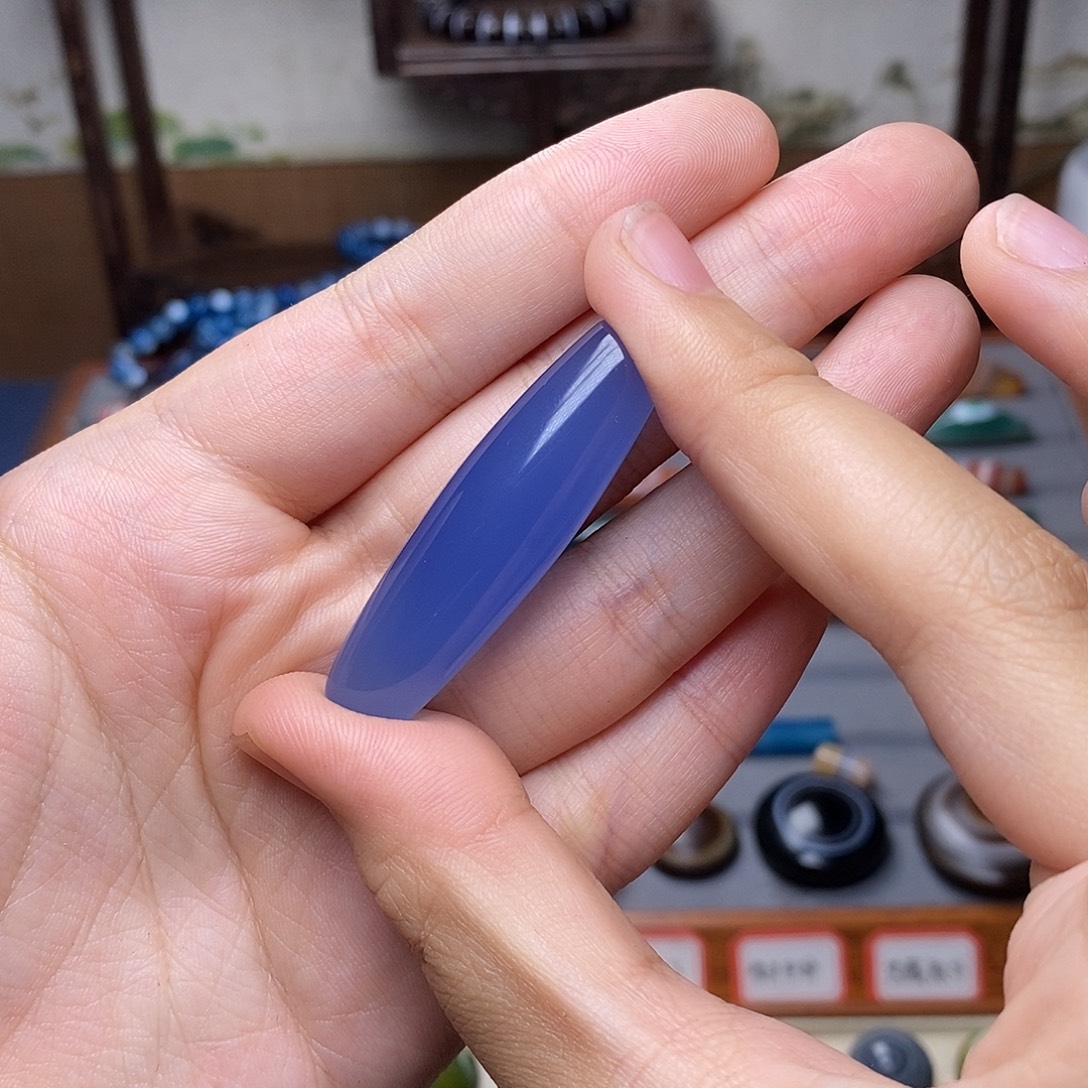 毒****玛瑙/玉髓未镶嵌颈饰