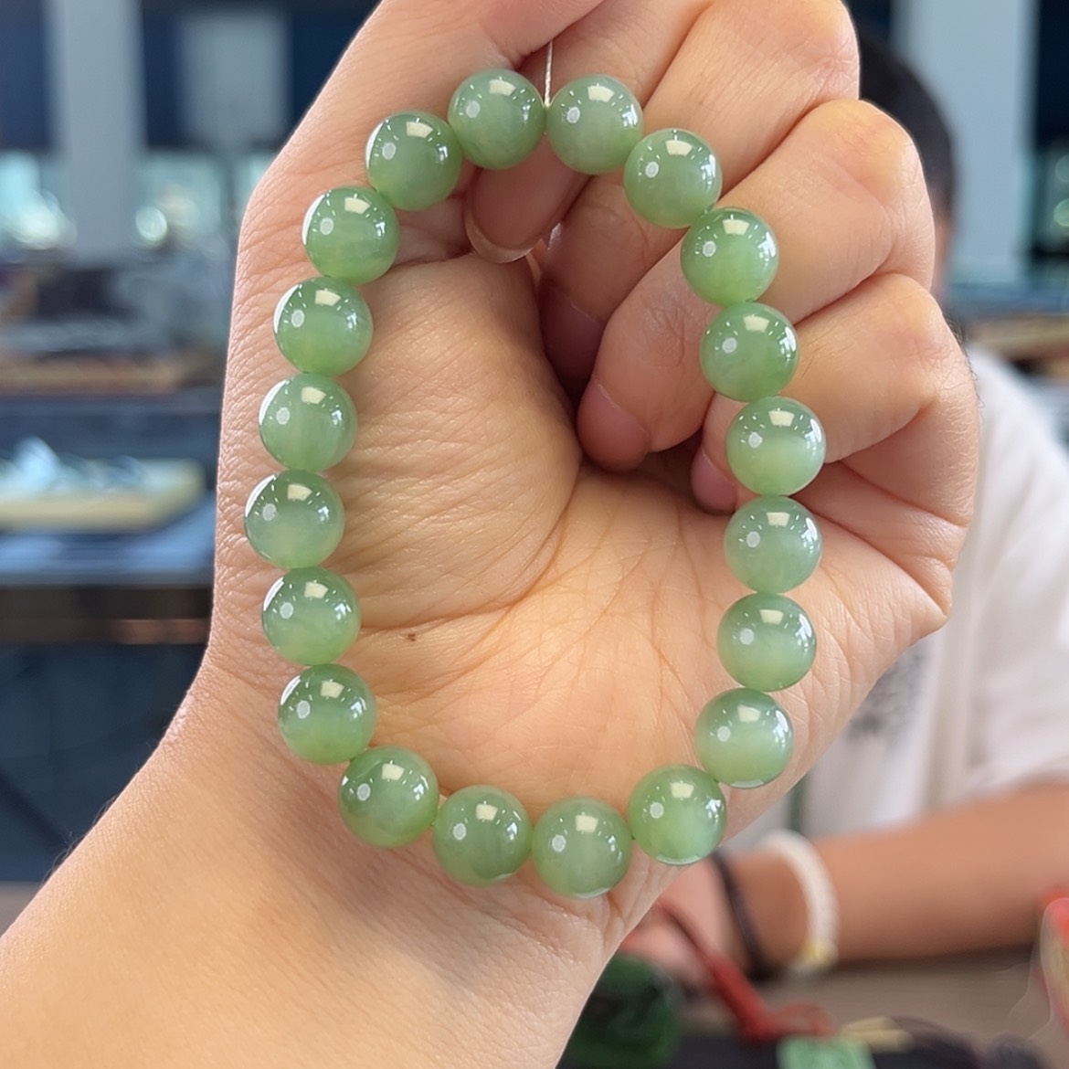【闪购商品】手链未镶嵌和田玉碧玉粉青微猫眼手串