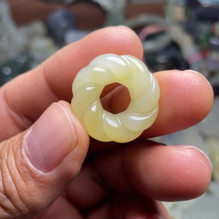 ᥫ***ᰔ和田玉未镶嵌颈饰