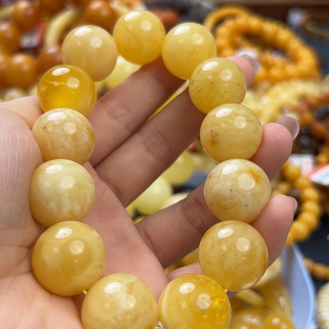 未镶嵌琥珀珠宝奇石