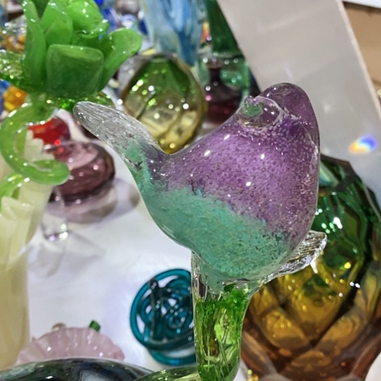 琉璃花瓶高45厘米宽9厘米