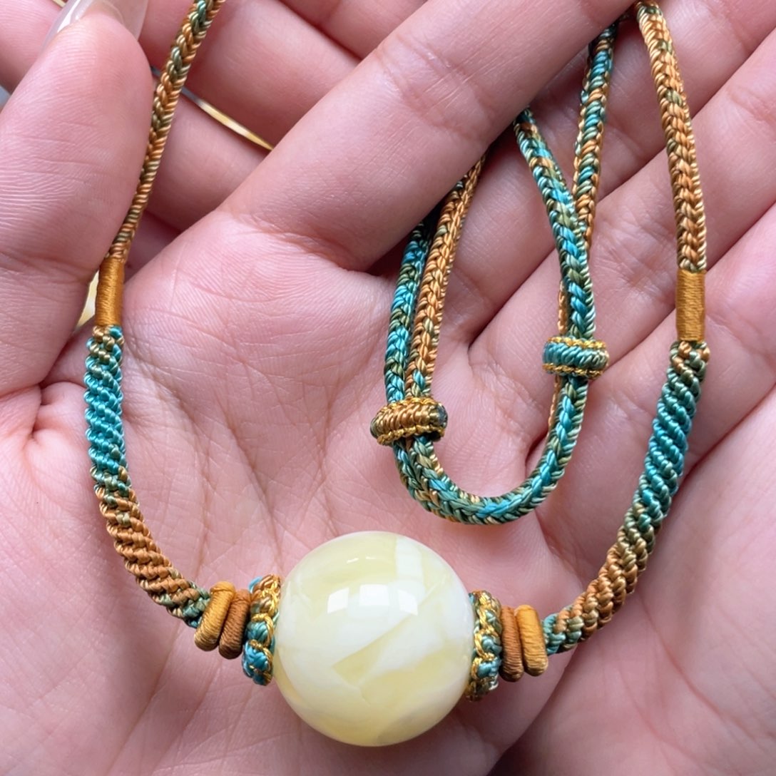 未镶嵌琥珀珠宝奇石