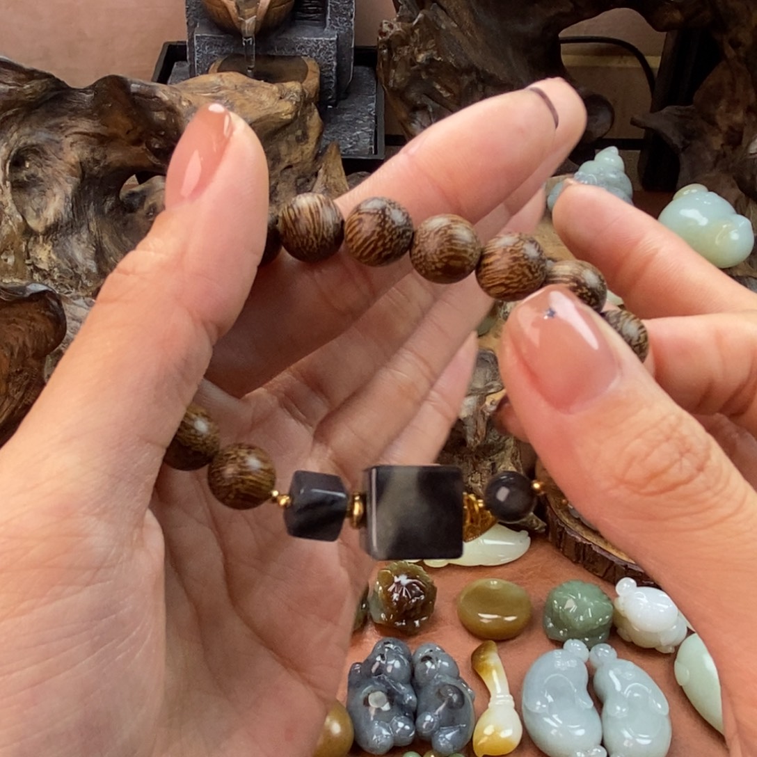 ****＊和田玉未镶嵌颈饰