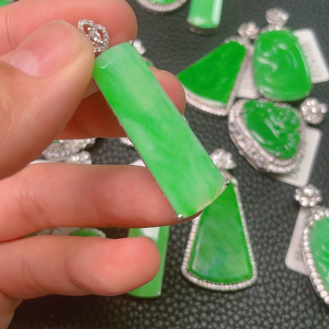【闪购商品】翡翠吊坠(不含链)银S925镶嵌