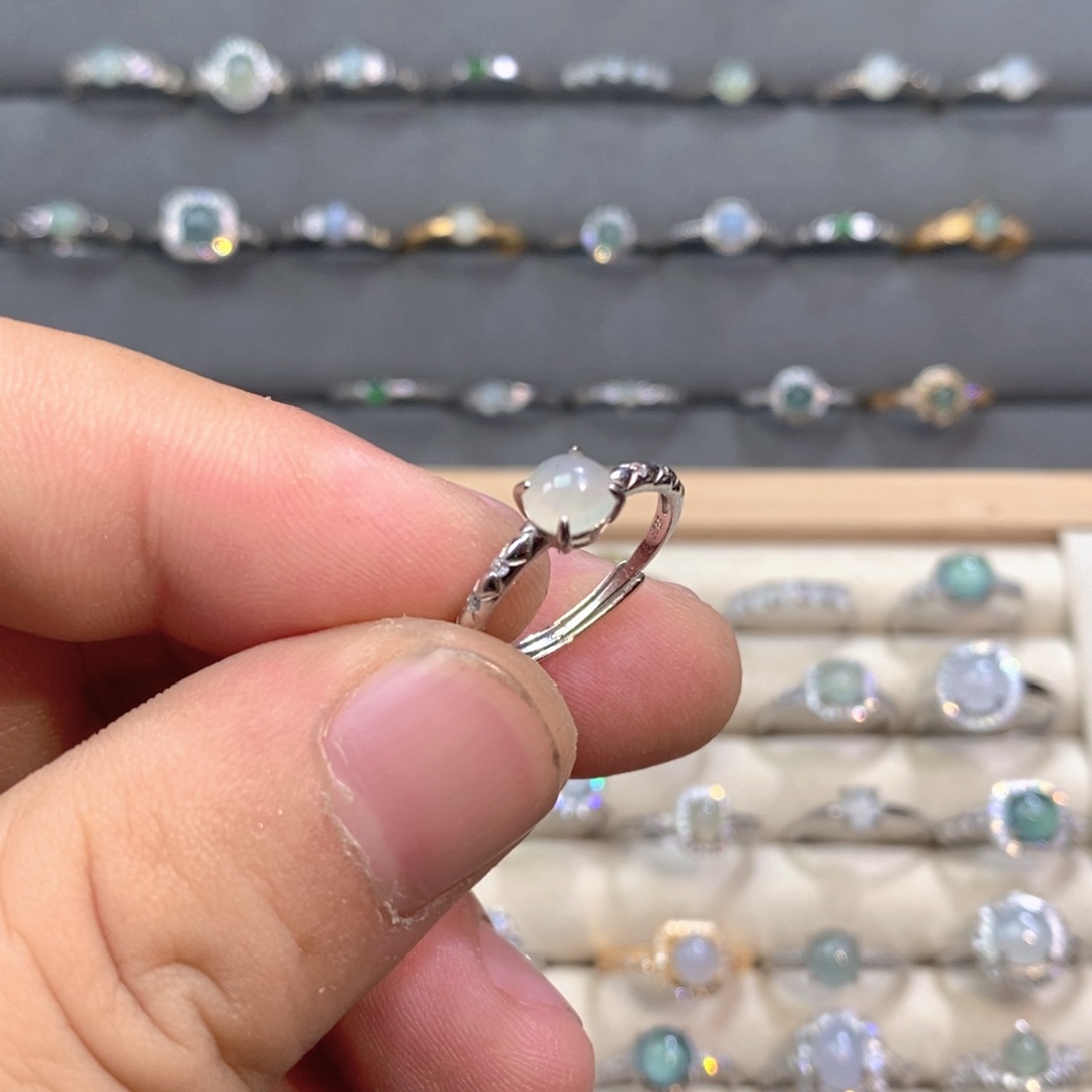 翡翠未镶嵌戒指翡翠