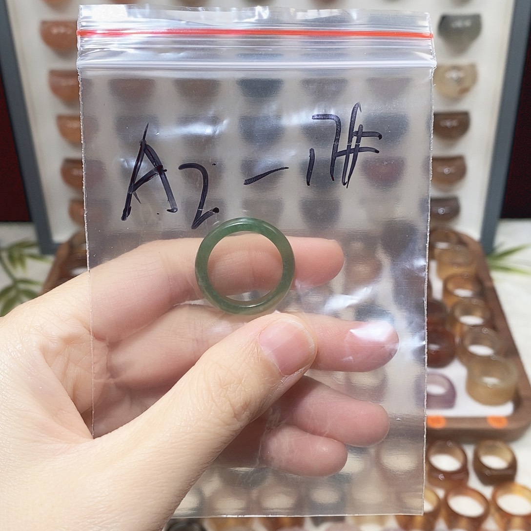 玛瑙/玉髓未镶嵌戒指港17码岫玉不退换