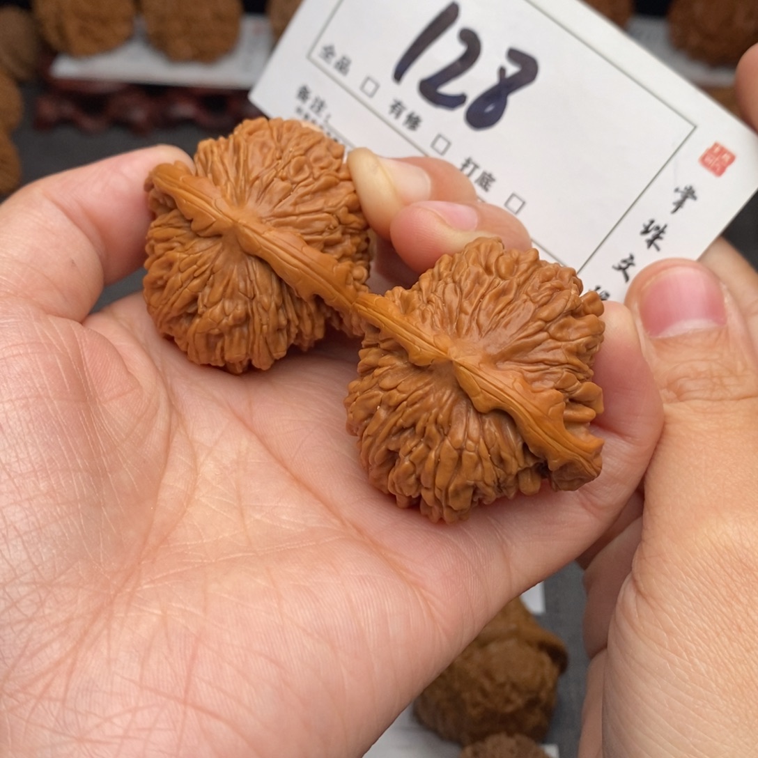 文玩核桃吊坠42楼子128