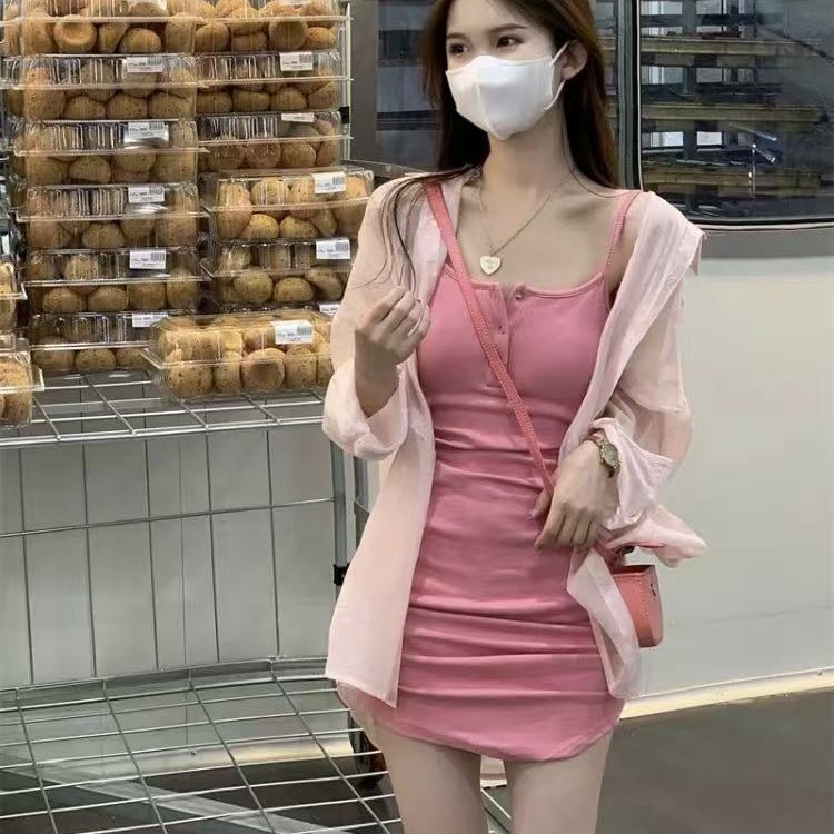 粉色吊带连衣裙➕开衫两件套套装，实物以直播间为准