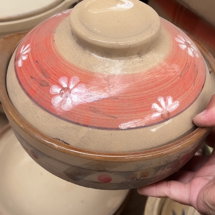 瓷五厂粉色砂锅一支