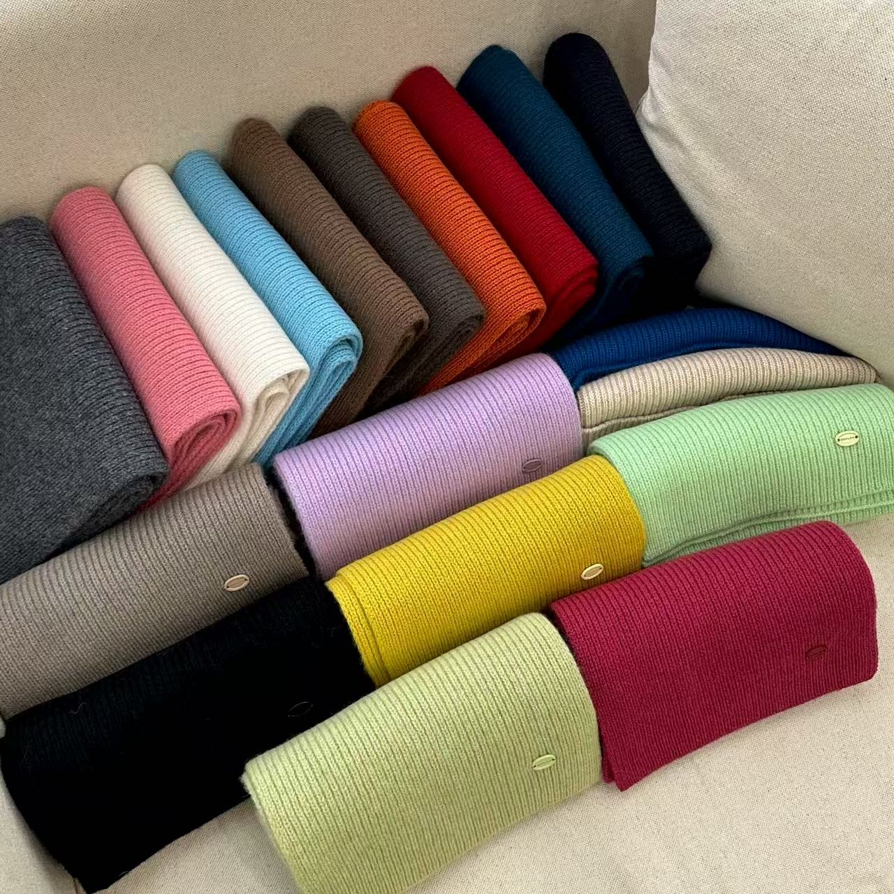 2025秋冬新款韩版羊毛简约针织围巾女披肩新款加厚保暖围脖女纯色