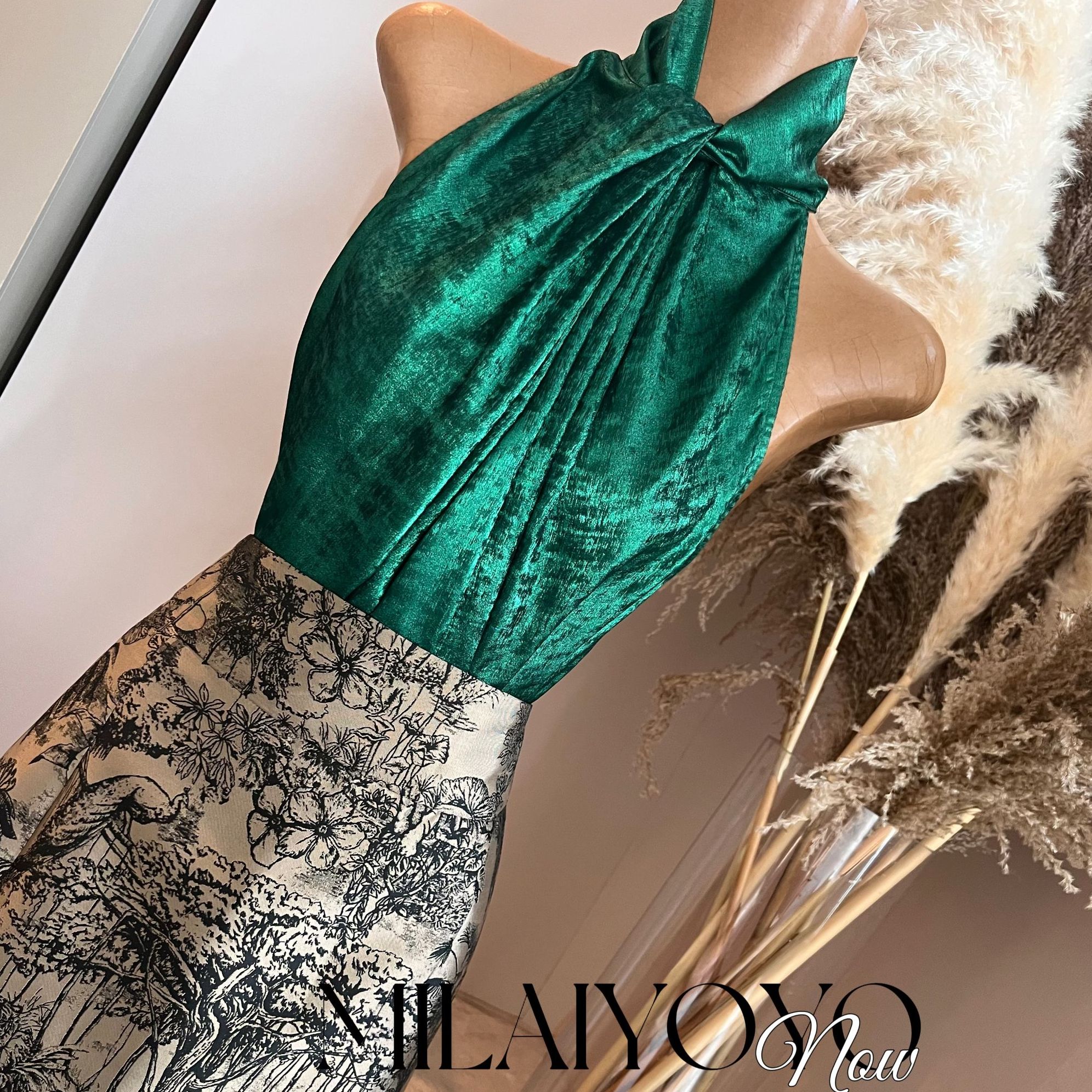 芈莱尤优——新款【黛绿绮光】扭结挂脖无袖上衣C22-831-5