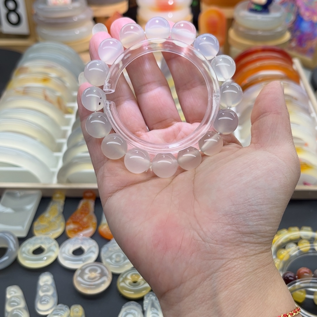 爱***宝玛瑙/玉髓未镶嵌手链