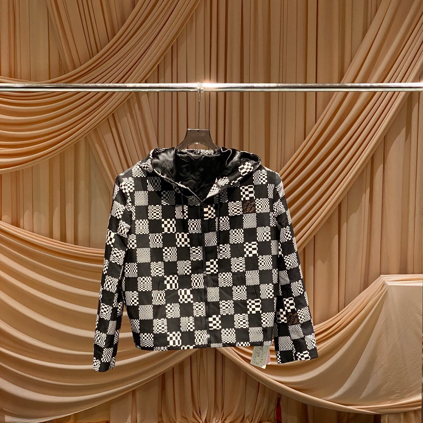99新 LouisVuitton/路易威登 黑白棋盘格字母logo外套/46码/32396