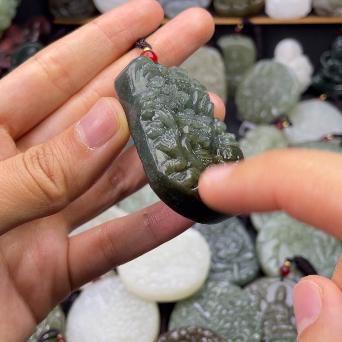 和田玉颈饰未镶嵌