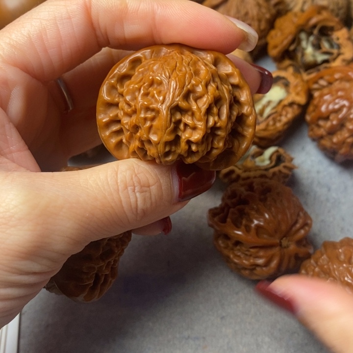 C***O吊坠文玩核桃宫灯