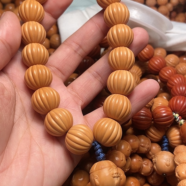 猴头核桃手串知**乐手持