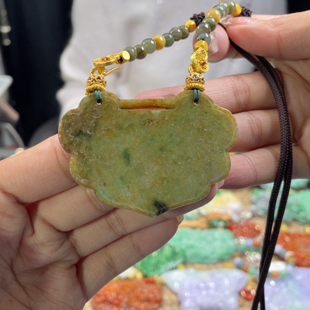 翡翠颈饰未镶嵌代编织