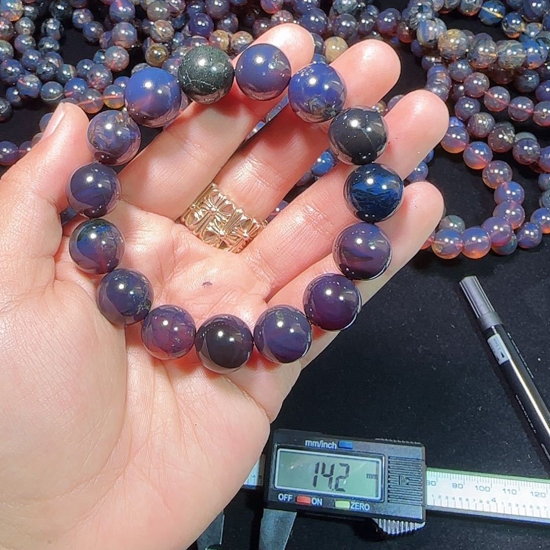 琥珀未镶嵌裸石琥珀