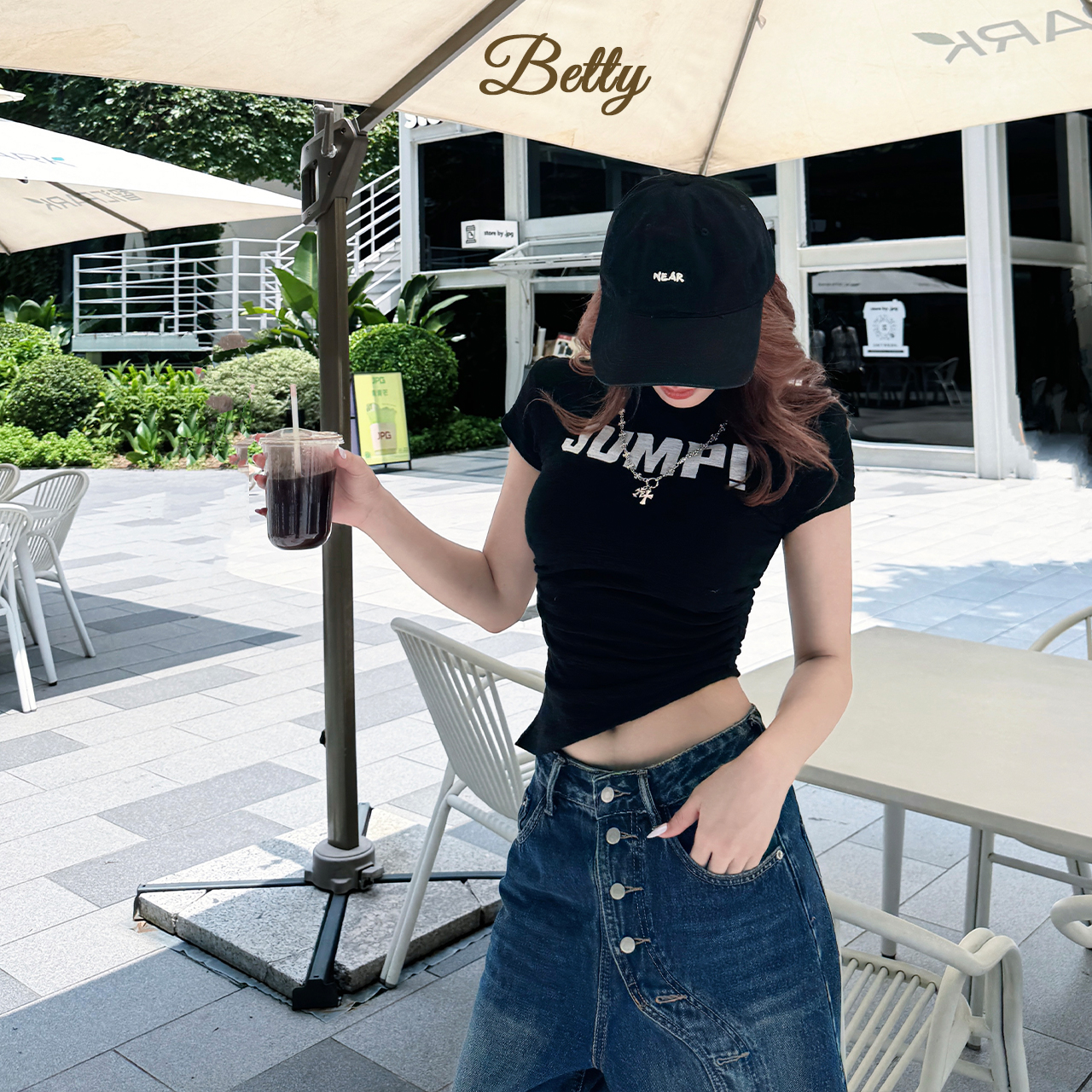 Betty |【美式加冰】肌理感修身螺纹字母T