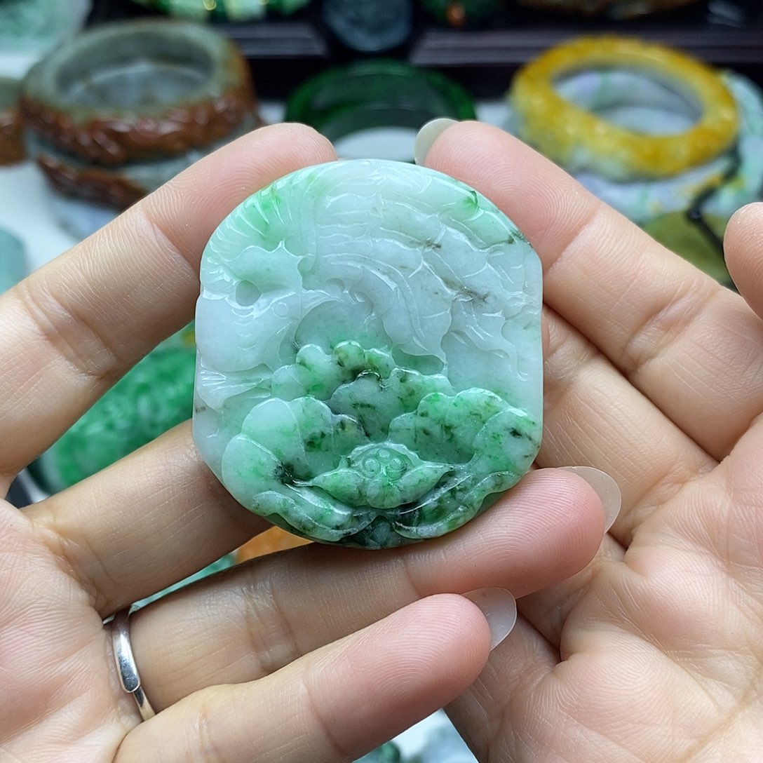 颈饰未镶嵌翡翠牌子