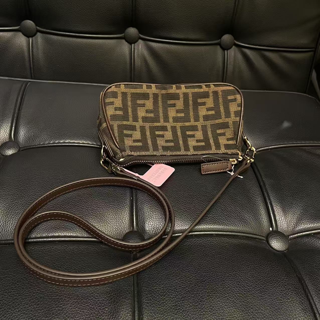 95新 FENDI/芬迪 二弟/95新/1735/单肩包